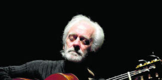 24-11-2024 Hoy hubiera cumplido años el maestro de las seis cuerdas Manolo Sanlúcar guitarrista y compositor español