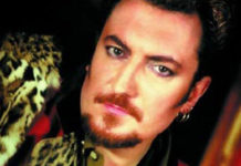 11-02-2026 Hoy hubiera cumplido años Tino Casal, cantante, compositor, productor, diseñador, pintor y escultor español