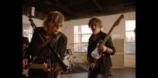 SMITH/KOTZEN -el guitarrista de IRON MAIDEN y el ex de POISON, Mr.BIG- tienen nuevo videoclip «SOLAR FIRE»