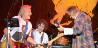 Neil Young está trabajando en un nuevo álbum con los Crazy Horse