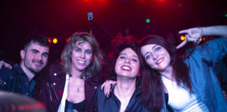 ¡ISLA LAVANDA publica CHICA POP FESTIVALERA!