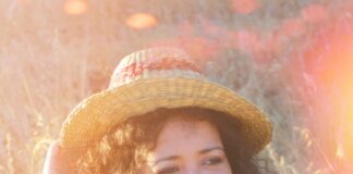 Tras Sara Veneros hay una historia que deberías conocer. Hablamos con ella antes de su próximo concierto el 15 de abril