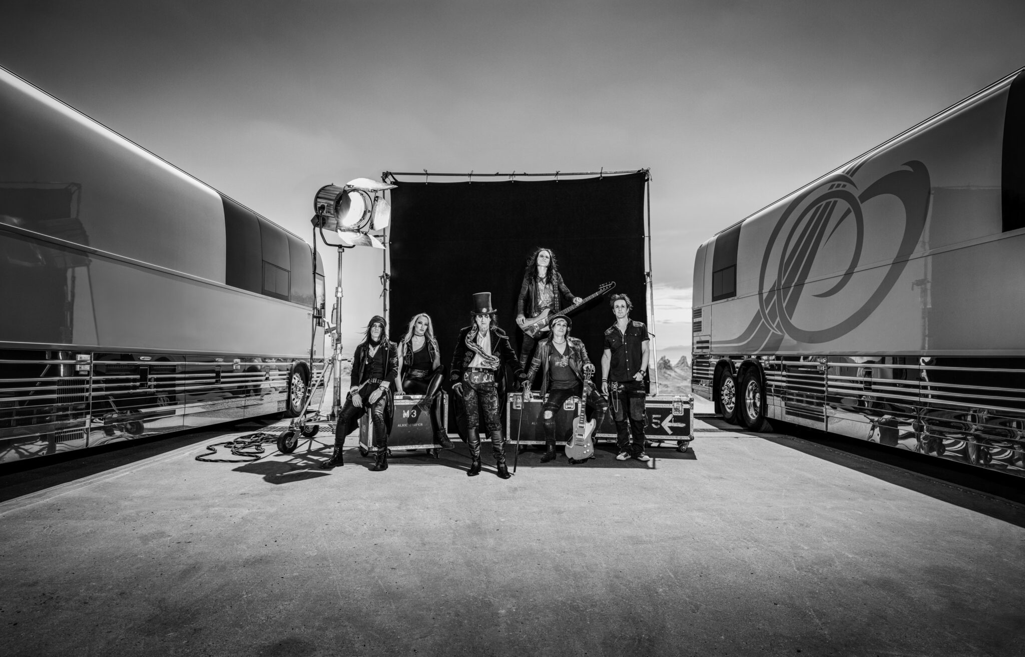 Alice Cooper anuncia su nuevo álbum de estudio "Road" y presenta el