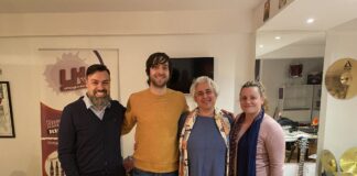 A la vuelta de la esquina · El chirrido te chirria