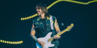 La energía de Juanes hace vibrar a 30.000 personas en el Granca Live Fest