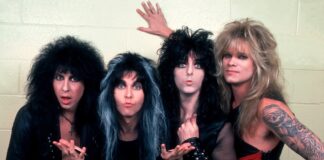 🎸🔥 MADFISH MUSIC presenta W.A.S.P. – THE 7 SAVAGE BOXSET: una colección de 7 CD que celebra el explosivo legado de W.A.S.P. ¡El regalo perfecto para cualquier fan del heavy metal!