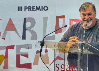 Domingo J. Casas, jefe de fotógrafos de LH Magazin, recibe el Premio Carlos Tena a la difusión musical