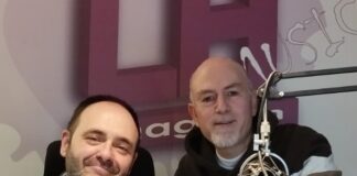 Timpanómada se adentra en la biblioteca de Juanmi Leal