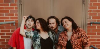 KARLAN entra en el Top 50 LH Magazin con «MariCarmen» y presenta su segundo álbum, «Digan lo que digan»
