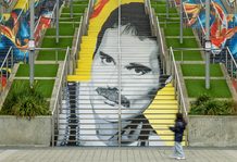 Freddie Mercury vuelve a Wembley: un espectacular mural de 9 metros celebra los 80 años de la leyenda de Queen