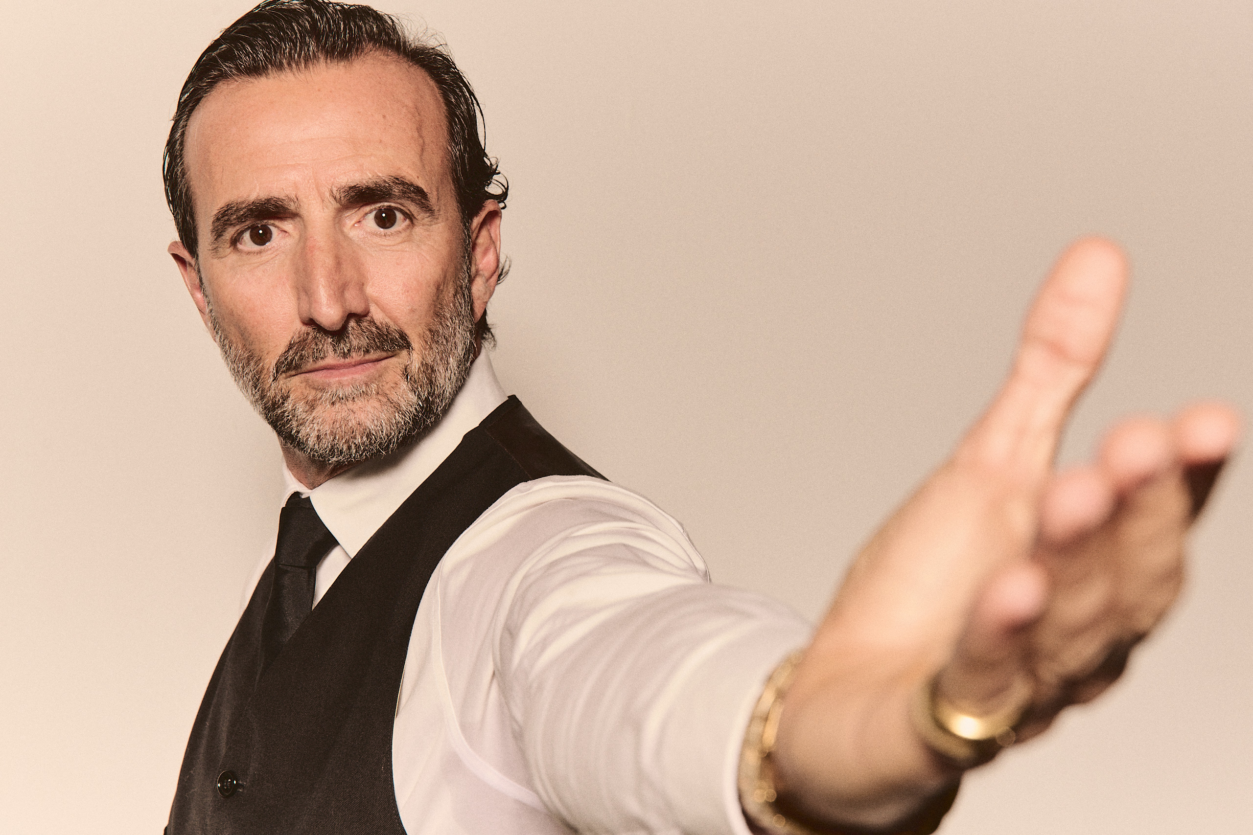 Javier Botella, cantante y crooner, protagonista del álbum The Art of Love